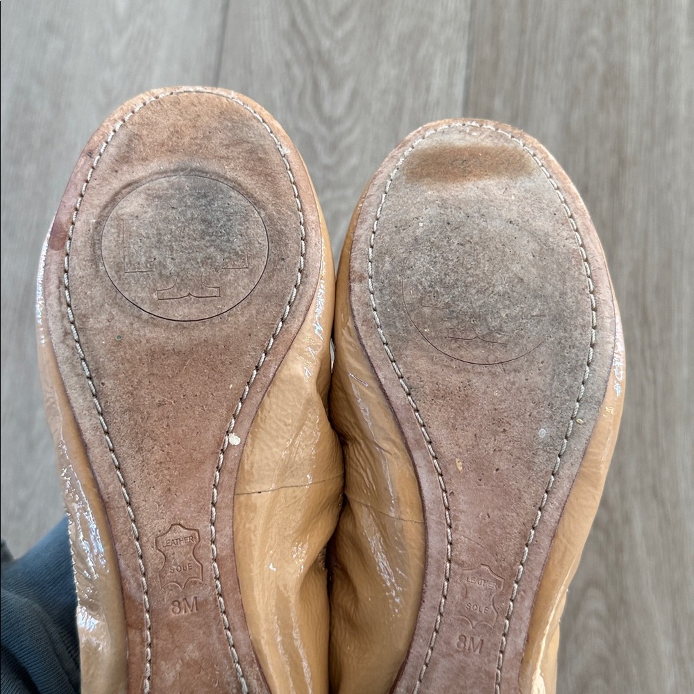 Tory Burch Caroline patent leather Tan Ballet Flats size 8 - Picture 9 of 11